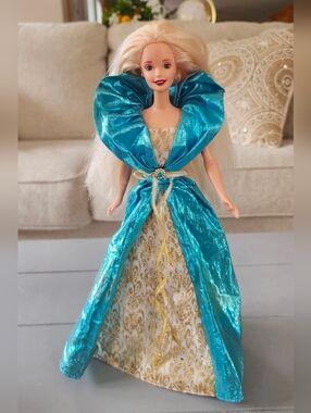 🧸 Mattel Barbie Vintage 1990s Doll Blonde In Blue Metallic Dress Beautiful